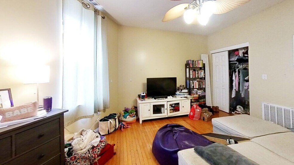 Building Photo - 1916 E Passyunk Ave