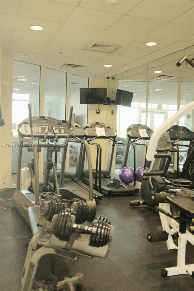 Building Photo - 3880 N Hwy A1A