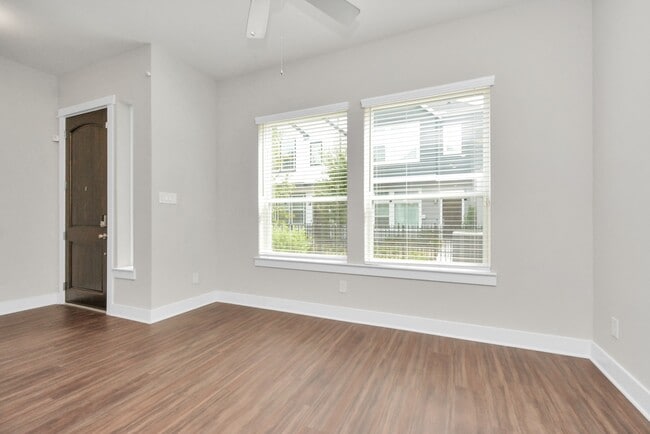 Building Photo - 752 Strawberry Pines Ct