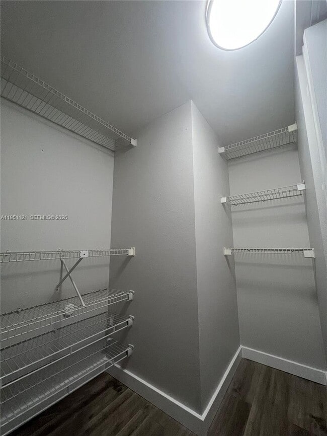 Building Photo - 5420 W 21st Ct