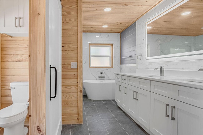 Building Photo - 498 Alabama St