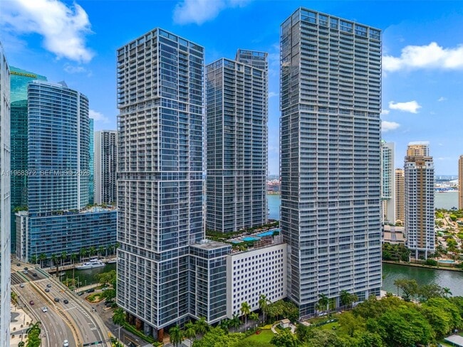 Building Photo - 495 Brickell Ave