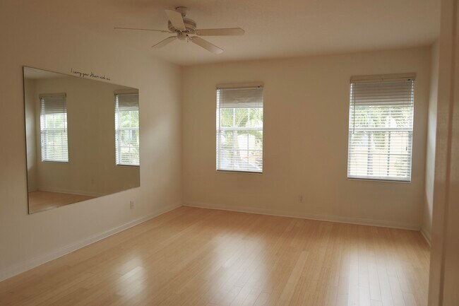 Building Photo - 80 Live Oak Cir