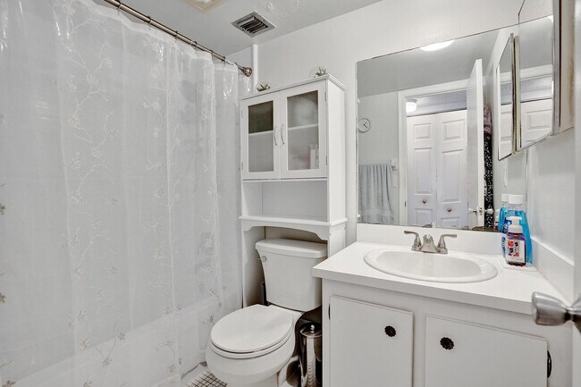 Building Photo - 9480 Poinciana Pl