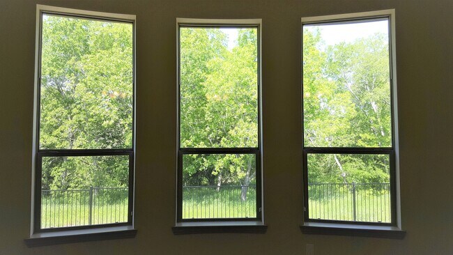 Building Photo - 1551 Trowbridge Cir