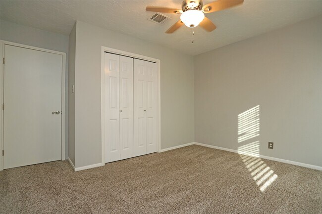 Building Photo - 12870 Westella Dr