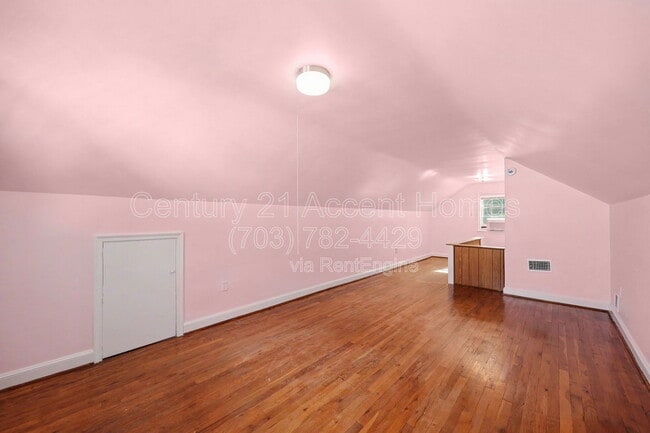 Building Photo - 1404 S Quincy St