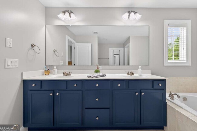 Building Photo - 7819 Brass Lantern Dr