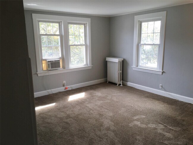 Building Photo - 38 Totten Pl