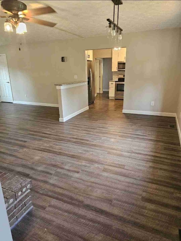 Building Photo - 3693 Shaker Rd