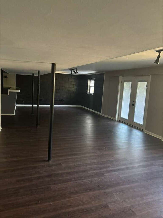 Building Photo - 2961 King Alfred Dr