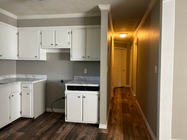 Building Photo - 15 Micanoty Trce