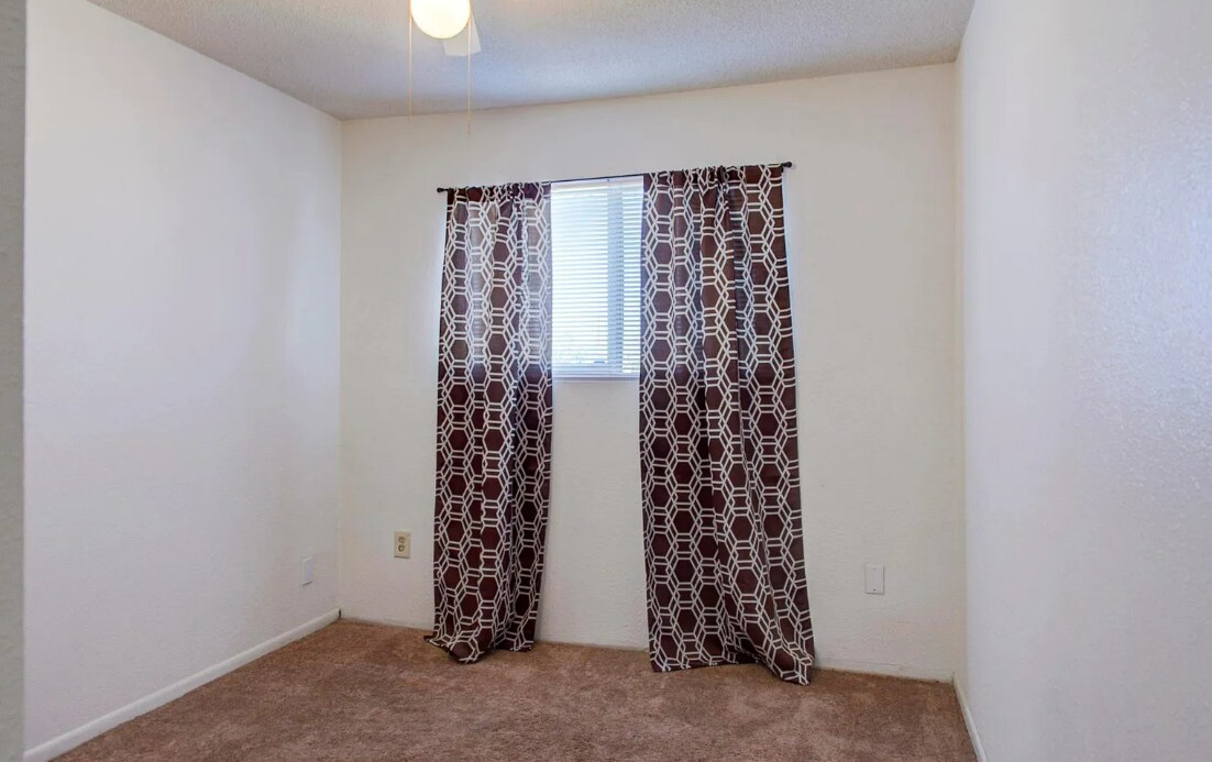 Building Photo - 1617 Turquoise Rd