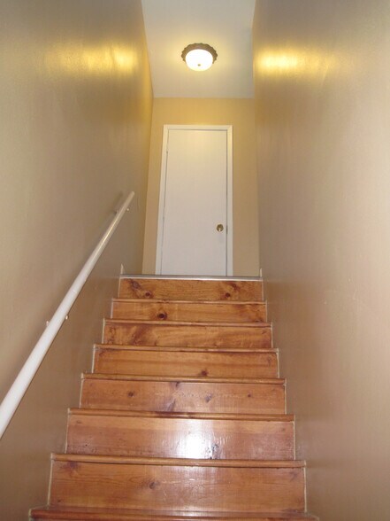 Building Photo - 212 Crosswinds Drive