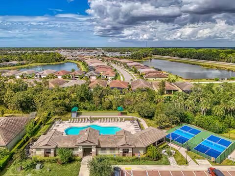 Building Photo - 11976 Blazing Star Dr