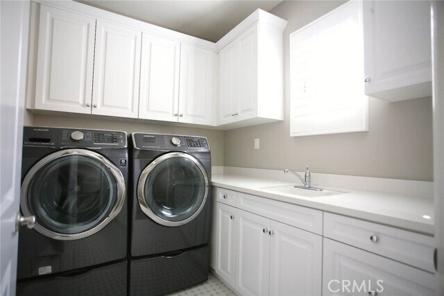 Building Photo - 120 Long Fence