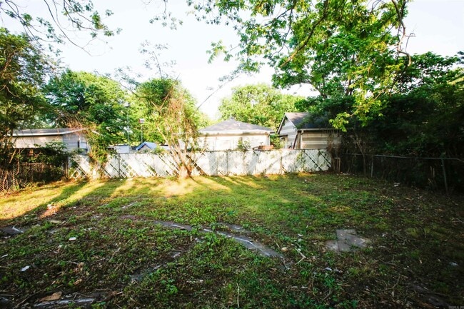 Building Photo - 514 Pollock St