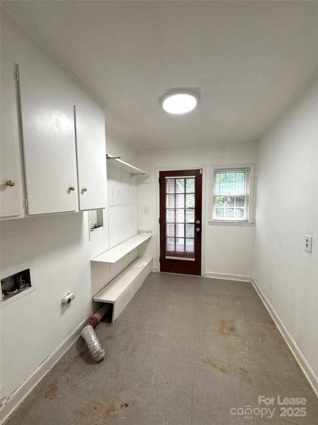 Building Photo - 3619 Havenwood Rd