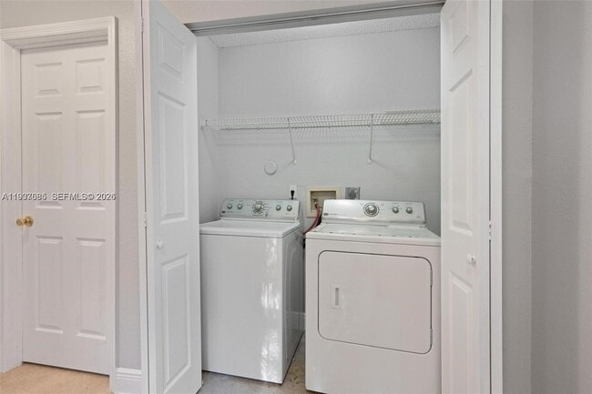 Building Photo - 12400 Vista Isles Dr