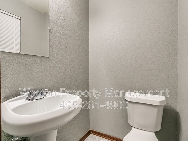 Building Photo - 1304 Regency Blvd