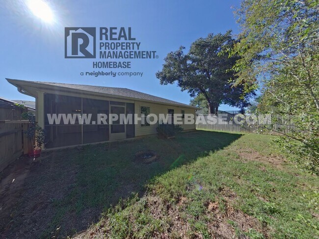 Building Photo - 5137 Peach Dr