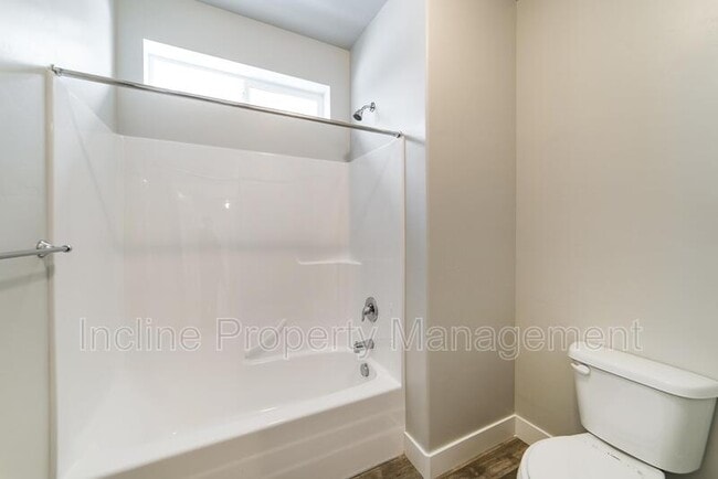Building Photo - 619 N Emery Ln