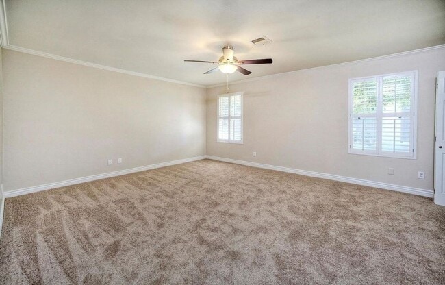 Building Photo - Spectacular North/Central 4Bed/2Ba Home!!