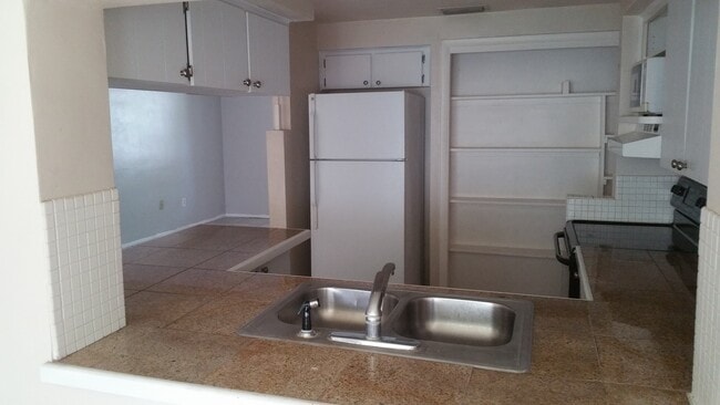 Building Photo - 4430 Glissade Dr