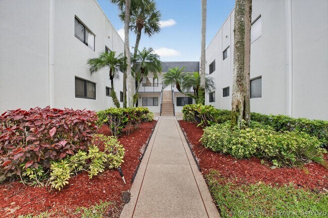 Building Photo - 15109 Ashland Dr