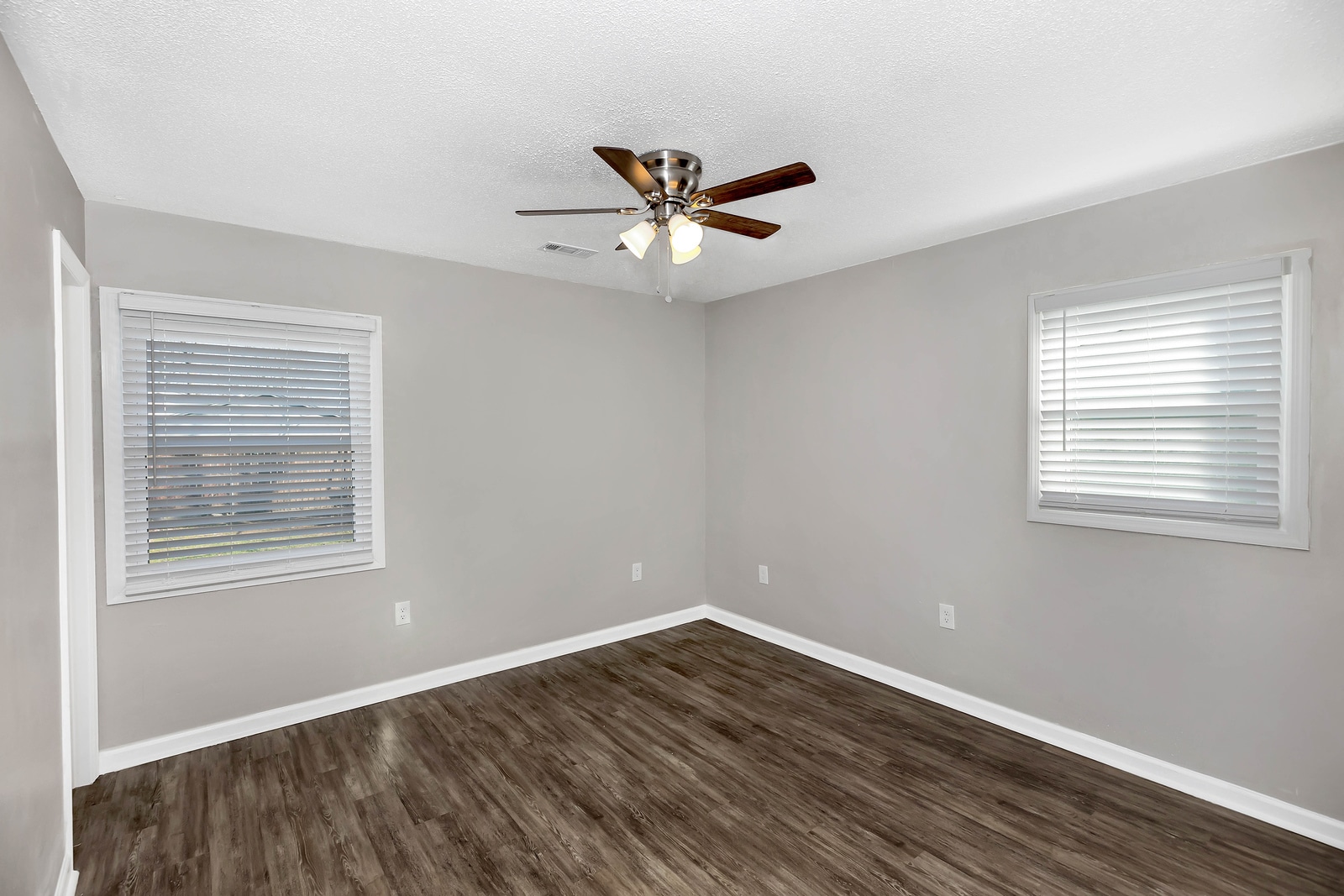 Building Photo - 3903 Telstar Cir SW