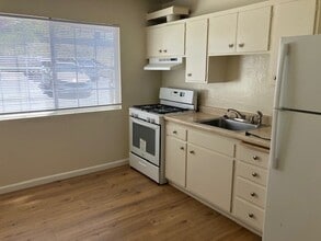 Building Photo - 5405 Morrow Dr