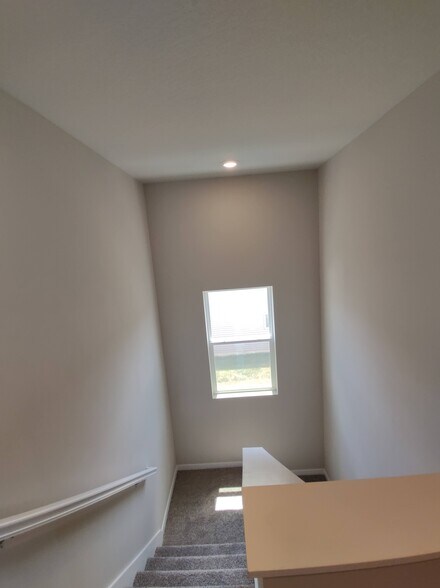 Building Photo - 1104 Joshua Dr SE