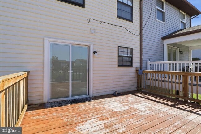 Building Photo - 663 Johahn Dr