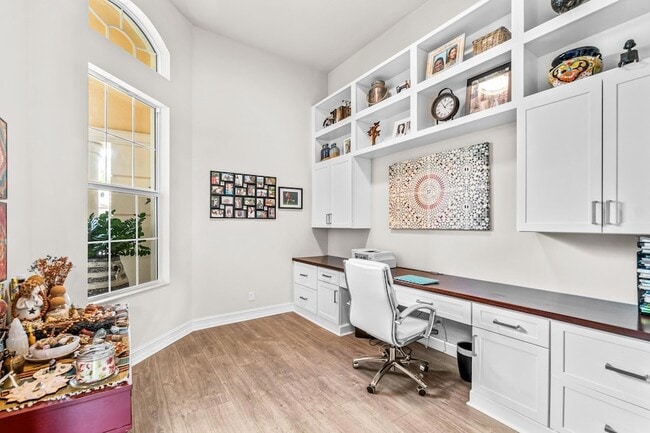 Building Photo - 114 Carmela Ct