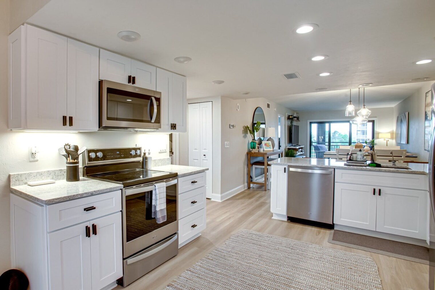 Building Photo - 4263 Bay Beach Ln