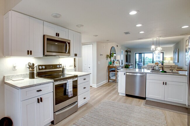 Building Photo - 4263 Bay Beach Ln