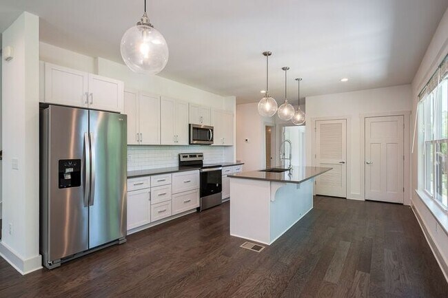 Building Photo - East Nashville Condo at Cleveland Park