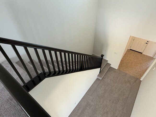 Building Photo - 4470 Hickory Ct