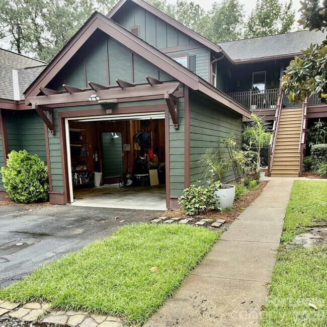 Building Photo - 5551 Colonial Chatsworth Cir