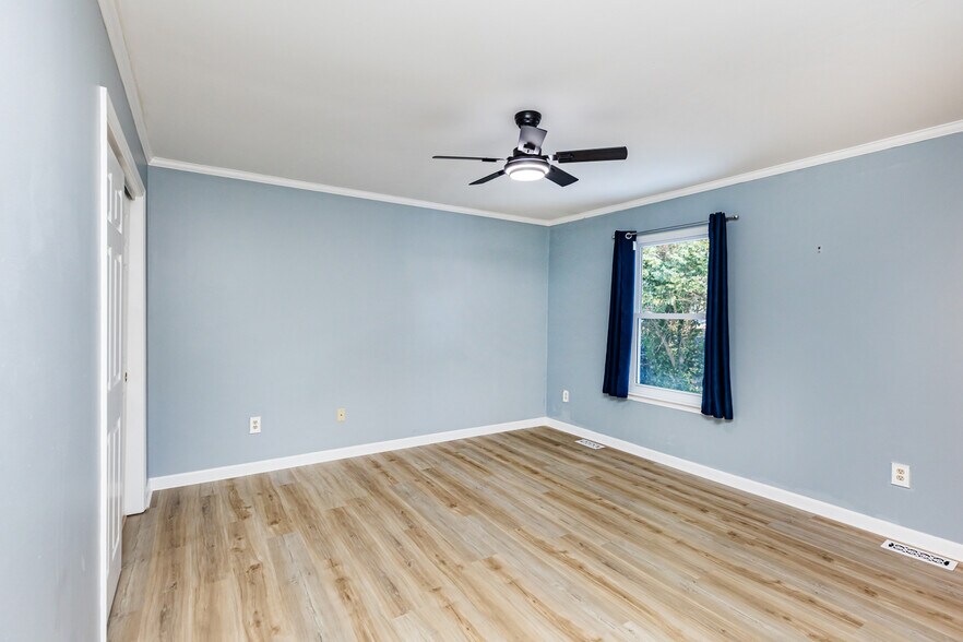 Building Photo - 6571 11th St