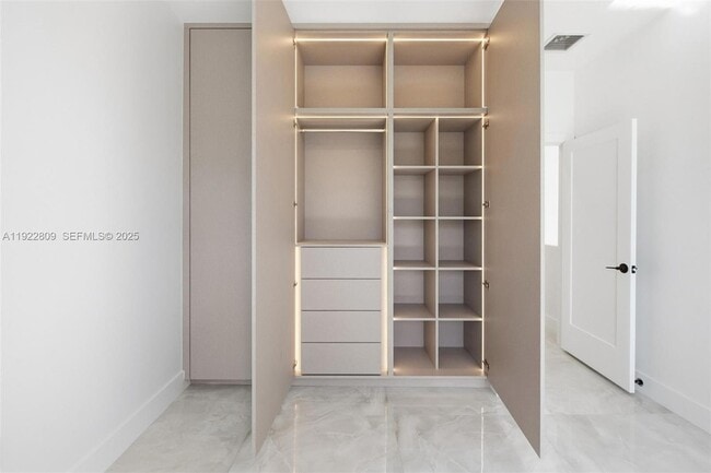 Building Photo - 3111 SW 12th St