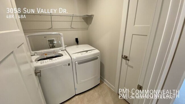 Building Photo - 3058 Sun Valley Dr