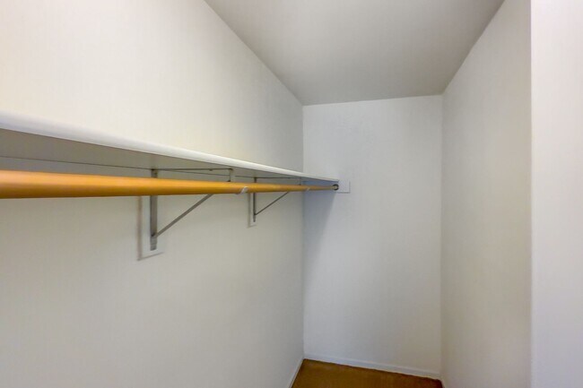 Building Photo - 2612-2614 Northampton Dr.