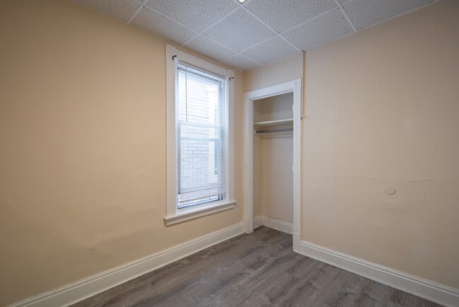 Building Photo - 629 4th Ave