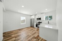 Building Photo - 521 W 78th St