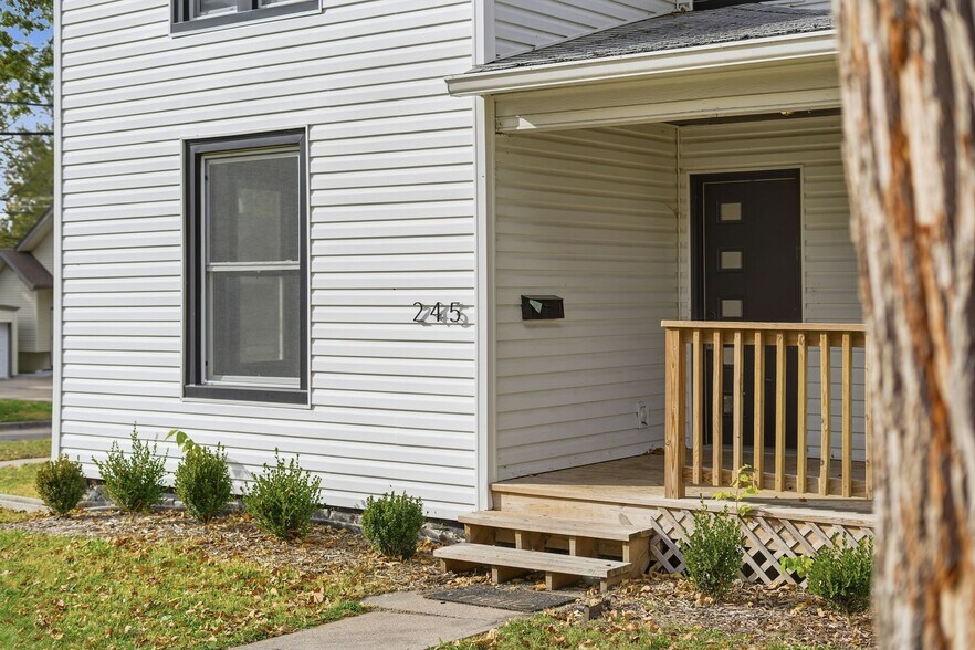 Building Photo - 245 S 28th St