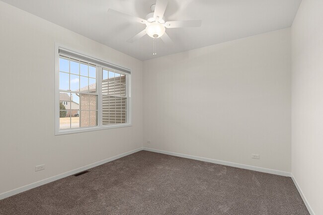 Building Photo - 52 Olympus Dr