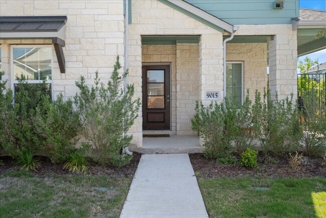 Building Photo - 9015 Looksee Ln