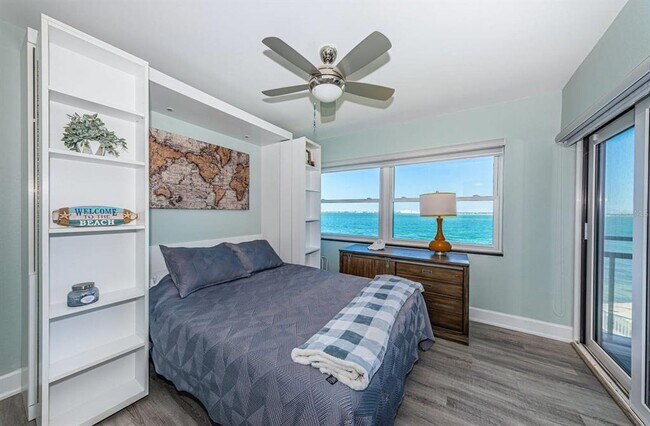 Building Photo - 6265 Sun Blvd