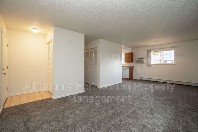 Building Photo - 1434 S Dotsero Dr